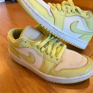 Jordan 1 low lime light women’s